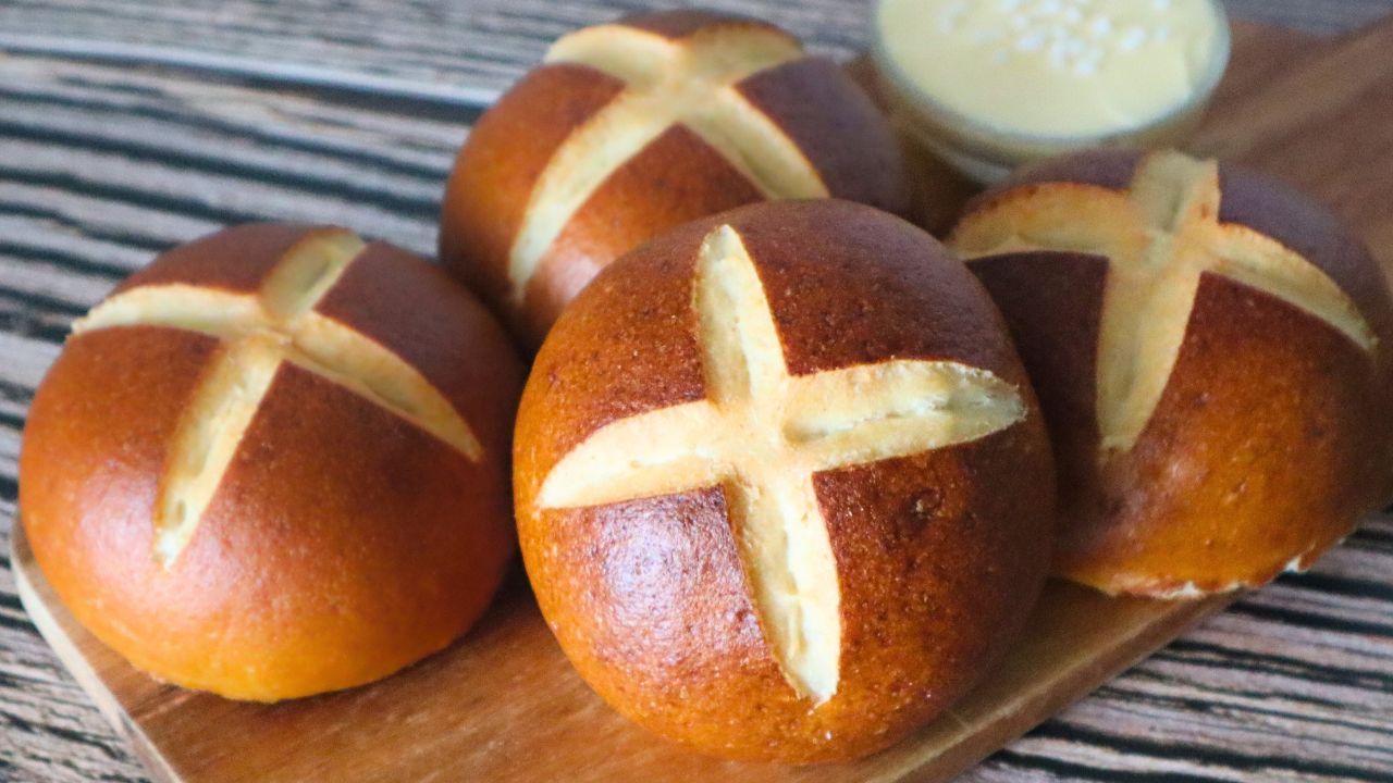 ラウゲンブロートヒェンのレシピ 完成写真